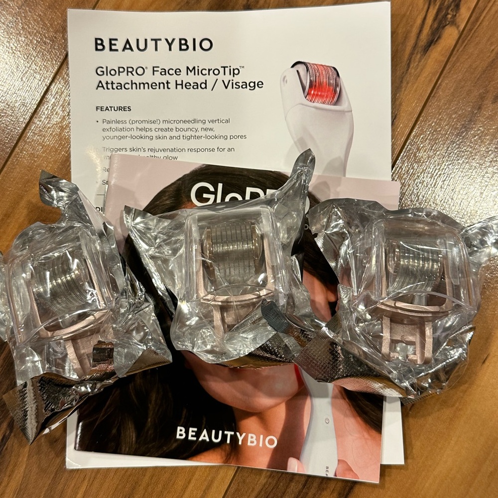 New BeautyBio GloPro microneedle facial tool-rose gold + 3 microtip atta… - Picture 3 of 7